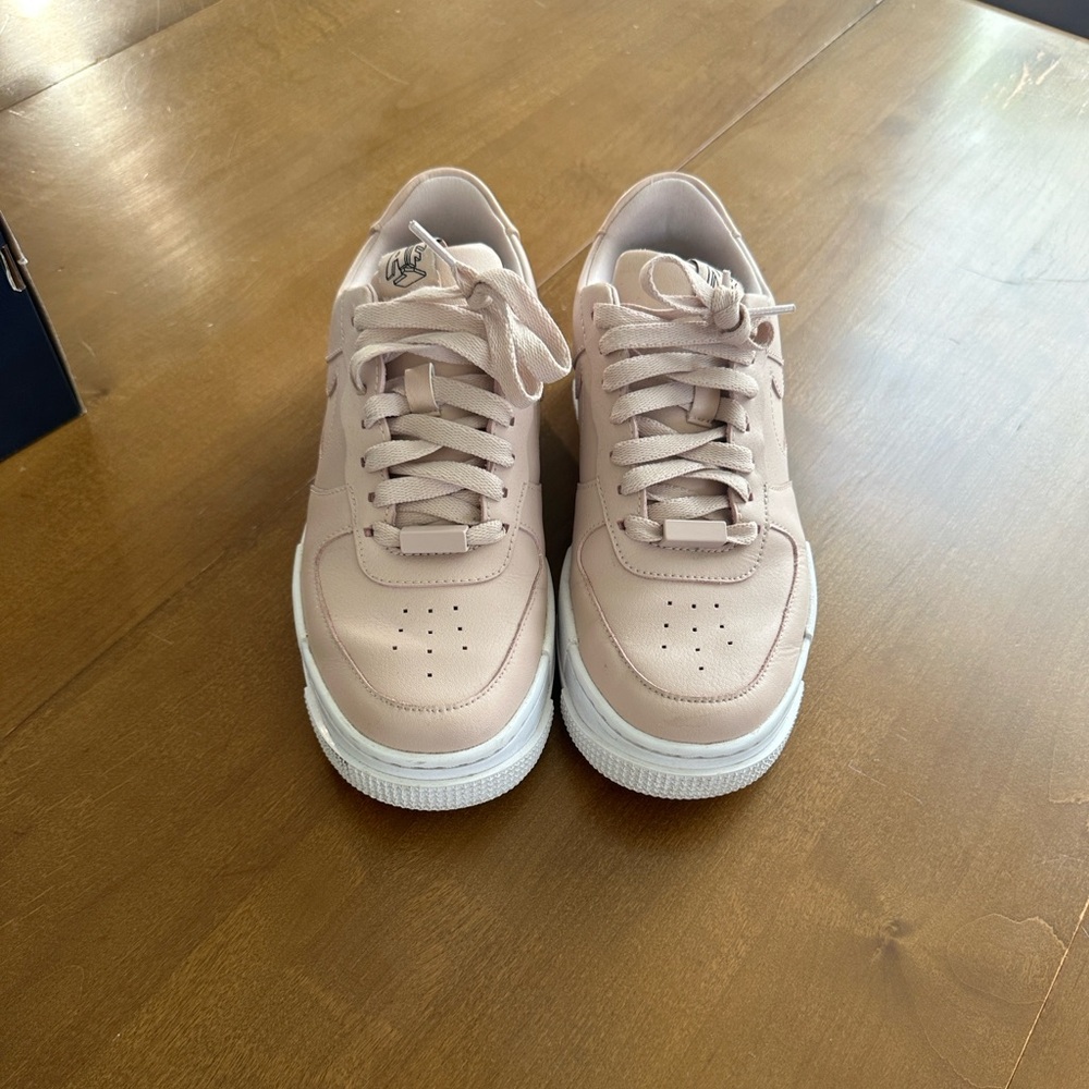 Nike Air Force 1 Pixel Sneakers – Women’s Size 7 – Excellent Condition w/ Box